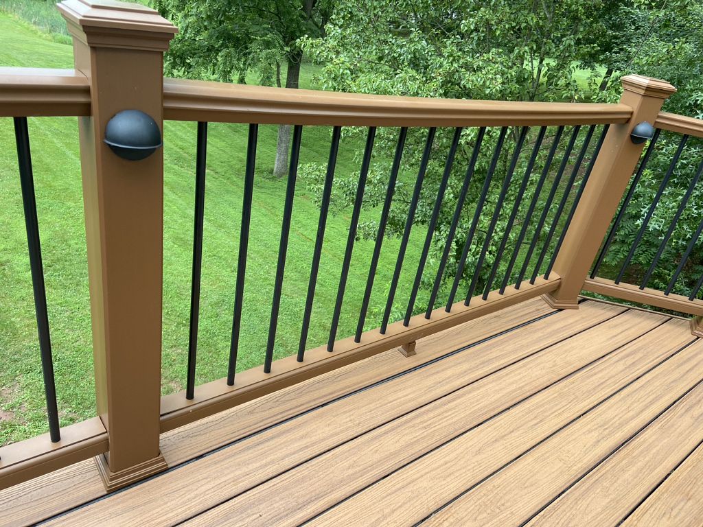 6943 deck and railing